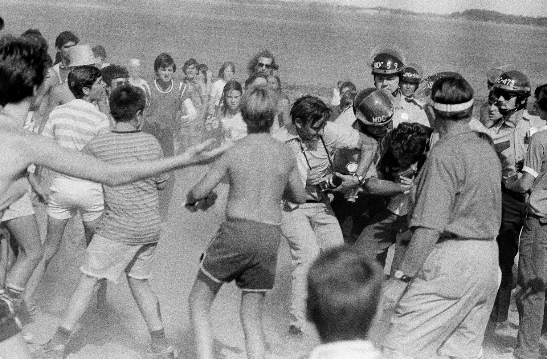 1977: Beaches